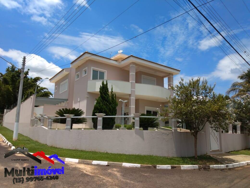 BELISSÍMA CASA DE ALTO PADRÃO NO CONDOMÍNIO SAINT CLAIRE !