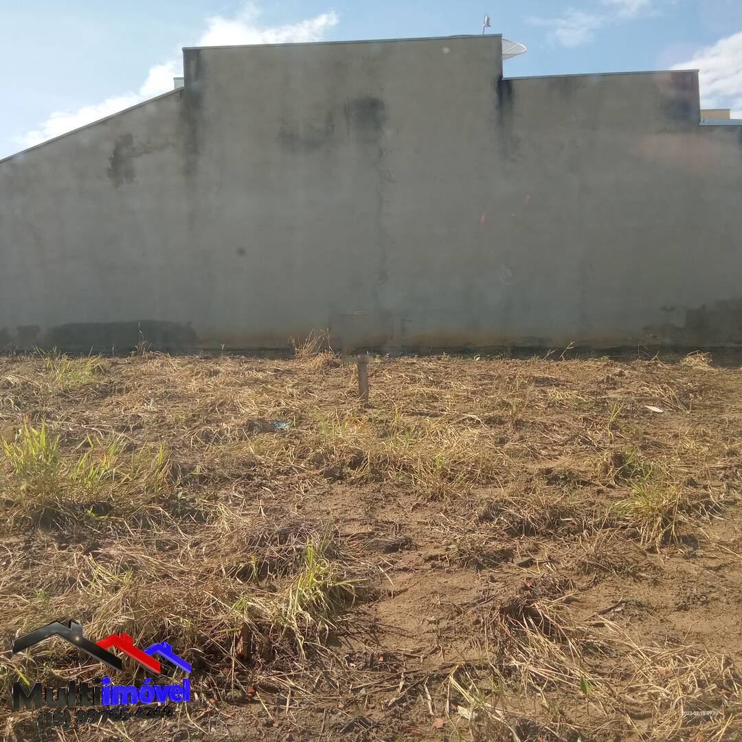 Terreno de esquina à venda em Boituva.