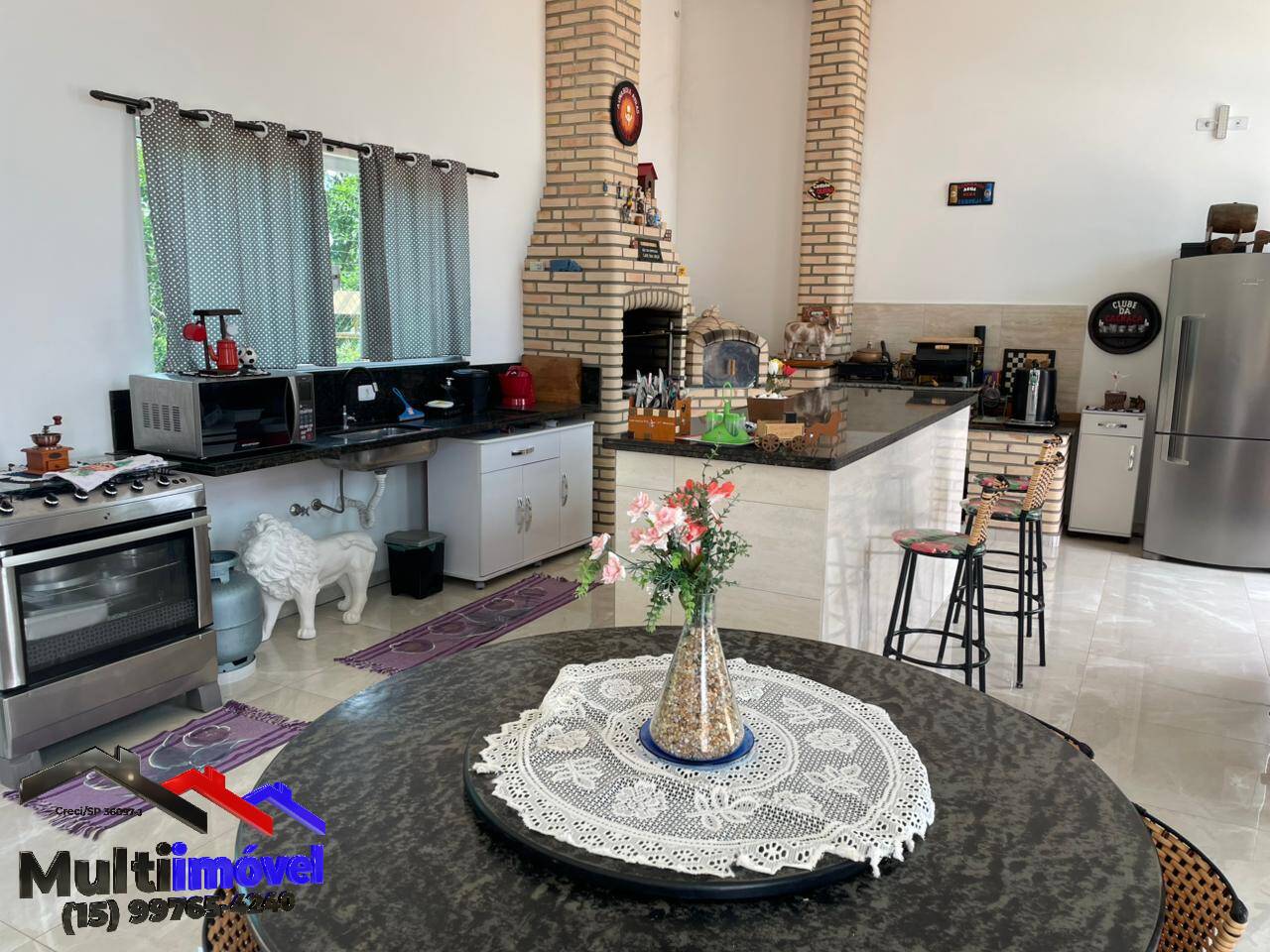 Casa, 4 quartos, 242 m² - Foto 1